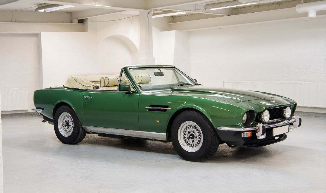 Aston Martin V8 Volante