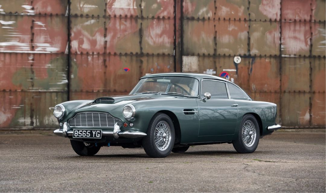 Aston Martin DB4