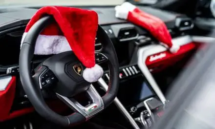 Lamborghini Christmas Drive – LM002 and Urus in Festive Mood