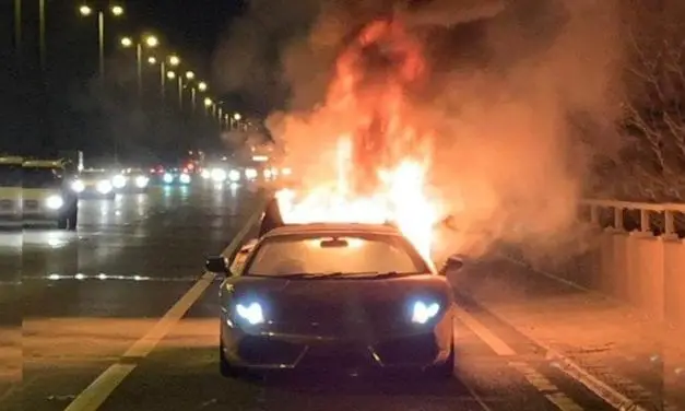 Lamborghini Gallardo Destroyed by Fire on M6