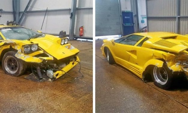 Wrecked Lamborghini Countach 25th Anniversary Edition – Good for Spares Only?